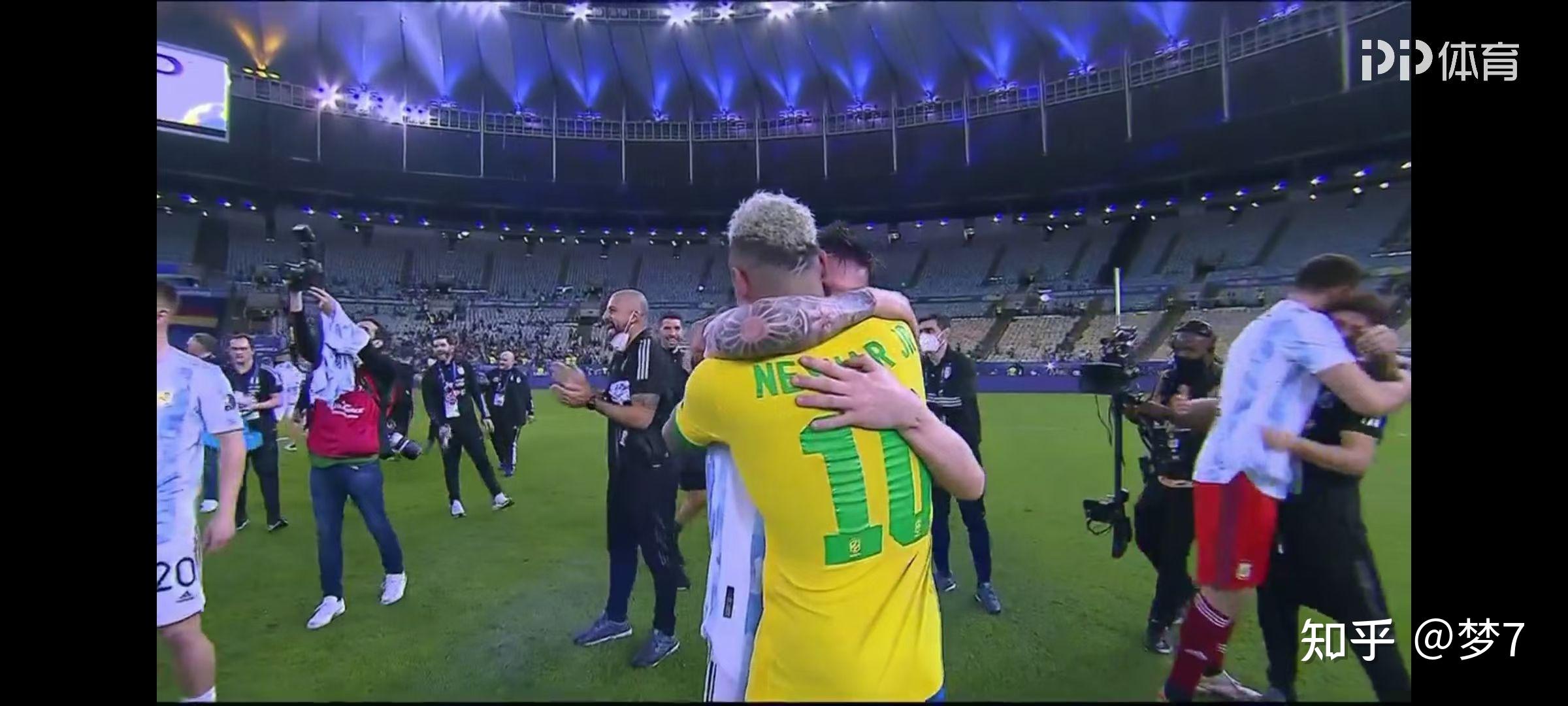 包含内马尔赛事官方发布败北新规，SKT争议不断！的词条